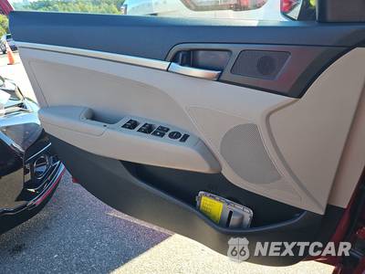 2019 Hyundai Elantra SE Sedan - zdjęcie 9 z 18 - miniatura