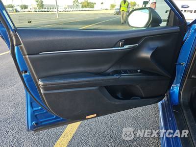 2019 Toyota Camry XSE - zdjęcie 9 z 19 - miniatura