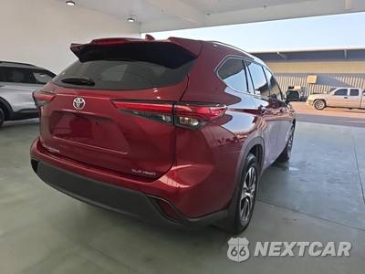 2021 Toyota Highlander XLE - zdjęcie 4 z 20 - miniatura
