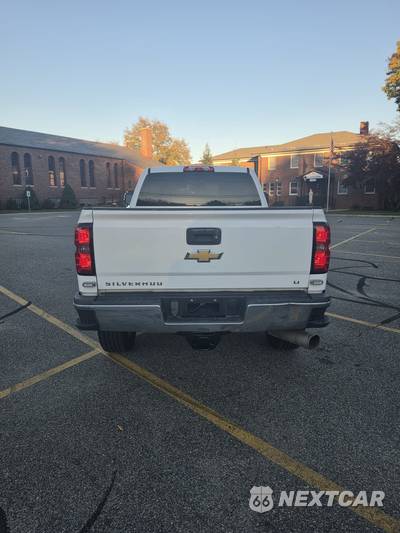 2015 Chevrolet Silverado 2500HD LT Crew Cab Medium Bed 1LT w/Built-In Wi-Fi - zdjęcie 7 z 30 - miniatura