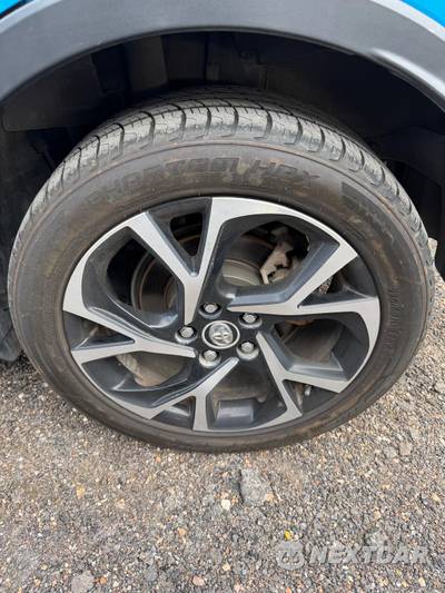 2019 Toyota C-HR XLE - zdjęcie 16 z 29 - miniatura