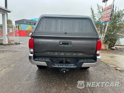 2018 Toyota Tacoma TRD Off-Road Crew Cab Medium Bed - zdjęcie 2 z 26 - miniatura