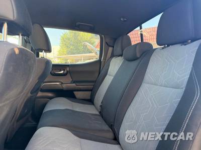 2022 Toyota Tacoma TRD Off-Road Crew Cab Medium Bed - zdjęcie 12 z 21 - miniatura