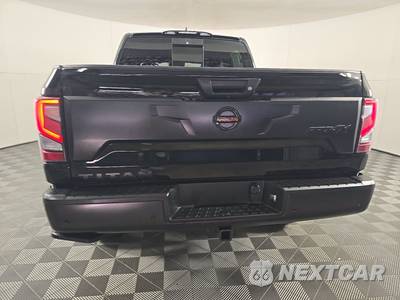 2022 Nissan TITAN PRO-4X Crew Cab Short Bed - zdjęcie 5 z 17 - miniatura