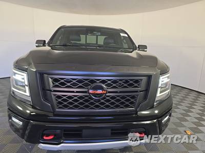 2022 Nissan TITAN PRO-4X Crew Cab Short Bed - zdjęcie 2 z 17 - miniatura