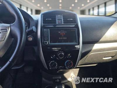 2019 Nissan Versa Sedan SV - zdjęcie 7 z 20 - miniatura