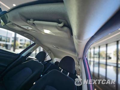 2019 Nissan Versa Sedan SV - zdjęcie 8 z 20 - miniatura