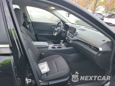 2025 Nissan Altima SV - zdjęcie 8 z 29 - miniatura