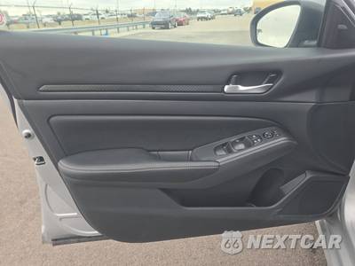 2025 Nissan Altima SV - zdjęcie 9 z 23 - miniatura