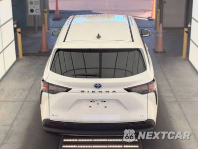 2025 Toyota Sienna LE 8-Passenger 120.5" WB - zdjęcie 5 z 33 - miniatura