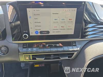2025 Toyota Camry LE - zdjęcie 11 z 21 - miniatura