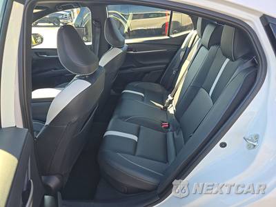2026 Toyota Camry SE - zdjęcie 13 z 23 - miniatura