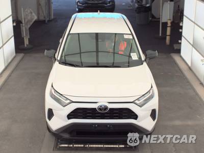 2025 Toyota RAV4 LE - zdjęcie 2 z 29 - miniatura