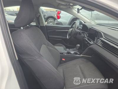 2025 Toyota Camry LE - zdjęcie 8 z 30 - miniatura