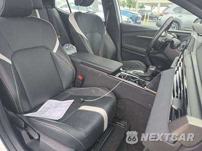 2025 Toyota Camry SE - zdjęcie 8 z 30 - miniatura