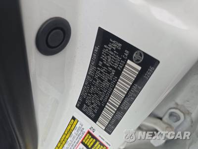 2025 Toyota Camry SE - zdjęcie 14 z 30 - miniatura