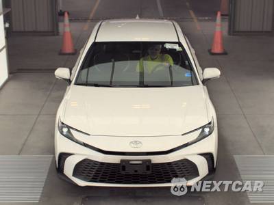 2025 Toyota Camry SE - zdjęcie 2 z 30 - miniatura