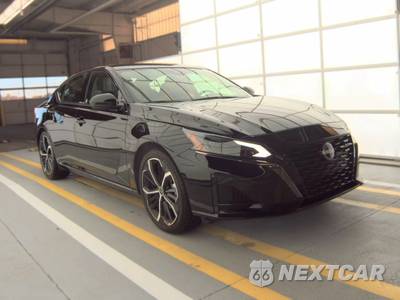 2025 Nissan Altima SR - zdjęcie 3 z 28 - miniatura