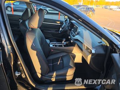 2025 Nissan Altima SR - zdjęcie 8 z 28 - miniatura