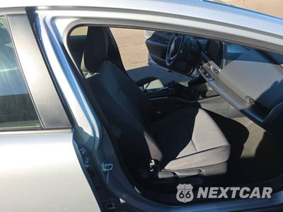 2026 Toyota Prius LE - zdjęcie 8 z 26 - miniatura