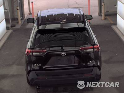 2025 Toyota RAV4 LE - zdjęcie 5 z 23 - miniatura