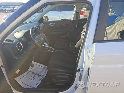 2025 Hyundai Venue SEL - zdjęcie 7 z 28 - miniatura
