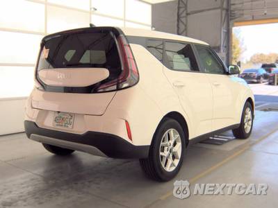 2025 Kia Soul LX - zdjęcie 4 z 19 - miniatura