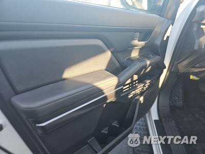 2025 Toyota 4Runner SR5 - zdjęcie 9 z 27 - miniatura