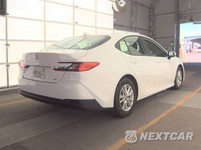 2025 Toyota Camry LE - zdjęcie 4 z 27 - miniatura