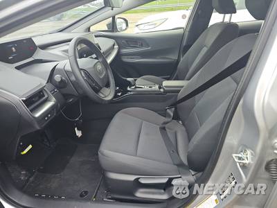 2026 Toyota Prius LE - zdjęcie 7 z 23 - miniatura