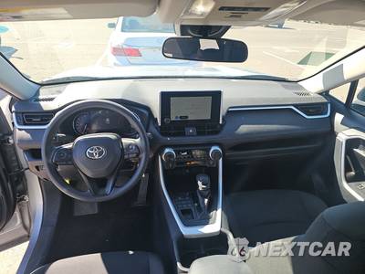 2025 Toyota RAV4 LE - zdjęcie 11 z 31 - miniatura