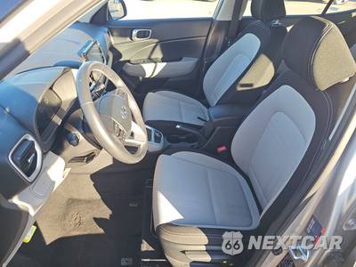 2025 Hyundai Venue SEL - zdjęcie 7 z 22 - miniatura