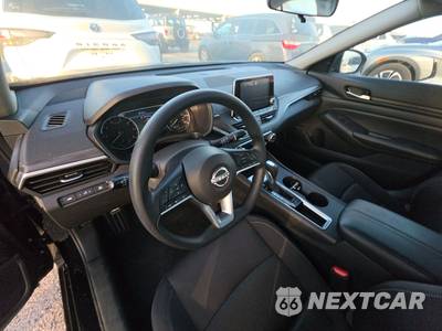 2025 Nissan Altima SV - zdjęcie 10 z 27 - miniatura