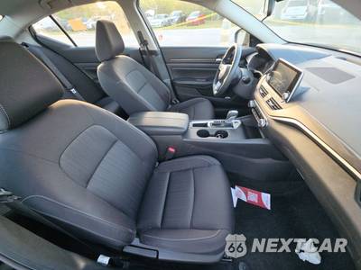 2025 Nissan Altima SV - zdjęcie 8 z 27 - miniatura