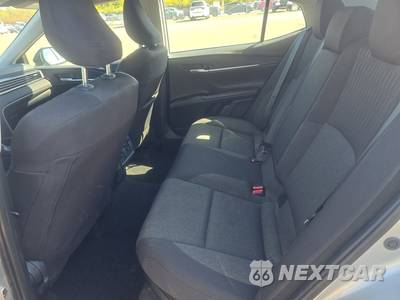 2025 Toyota Camry LE - zdjęcie 13 z 34 - miniatura