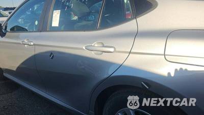 2025 Toyota Camry LE - zdjęcie 31 z 34 - miniatura
