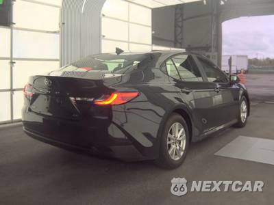 2025 Toyota Camry LE - zdjęcie 4 z 34 - miniatura
