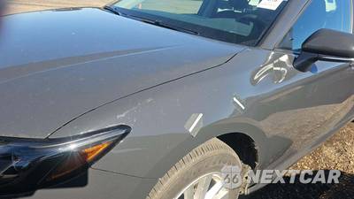 2025 Toyota Camry LE - zdjęcie 31 z 34 - miniatura