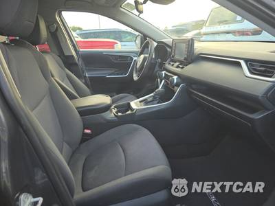2019 Toyota RAV4 LE - zdjęcie 8 z 26 - miniatura