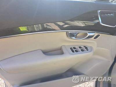 2018 Volvo XC90 T6 Momentum 7-Passenger - zdjęcie 9 z 32 - miniatura