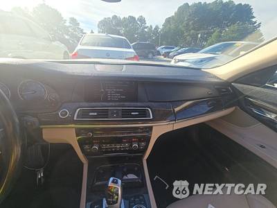 2012 BMW 7 Series Sedan 750i - zdjęcie 11 z 52 - miniatura