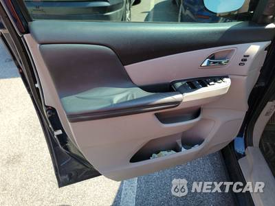 2016 Honda Odyssey Touring 118.1" WB - zdjęcie 9 z 32 - miniatura