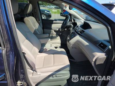 2016 Honda Odyssey Touring 118.1" WB - zdjęcie 8 z 32 - miniatura