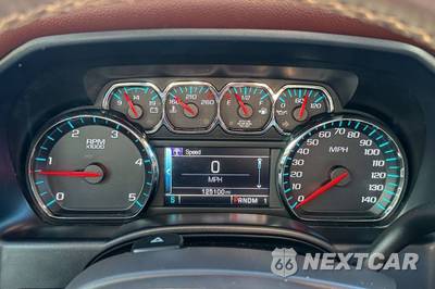 2015 Chevrolet Silverado 2500HD High Country Crew Cab Medium Bed 3LZ w/Built-In Wi-Fi - zdjęcie 35 z 66 - miniatura