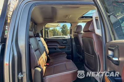 2015 Chevrolet Silverado 2500HD High Country Crew Cab Medium Bed 3LZ w/Built-In Wi-Fi - zdjęcie 18 z 66 - miniatura