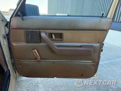 1985 Volvo 240 DL Sedan - zdjęcie 64 z 81 - miniatura