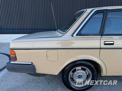 1985 Volvo 240 DL Sedan - zdjęcie 29 z 81 - miniatura