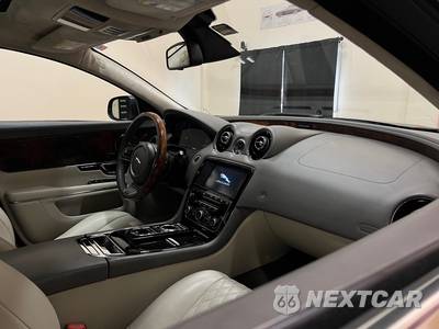 2016 Jaguar XJL Portfolio - zdjęcie 13 z 50 - miniatura