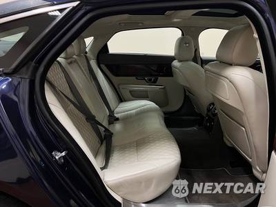 2016 Jaguar XJL Portfolio - zdjęcie 21 z 50 - miniatura