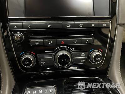 2016 Jaguar XJL Portfolio - zdjęcie 36 z 50 - miniatura
